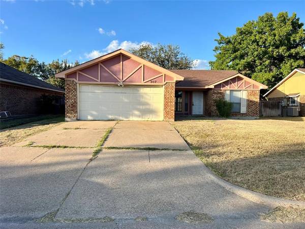 307 Colony Drive, Arlington, TX 76002