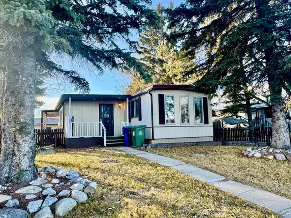 5731 59 Avenue AVE, Rocky Mountain House, AB T4T 1J1