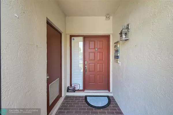 Boynton Beach, FL 33472,8049 Aberdeen Dr  #101