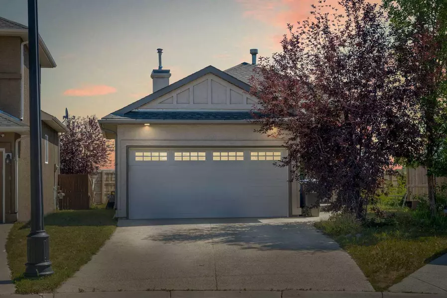 539 East Lakeview PL, Chestermere, AB T1X 0A3