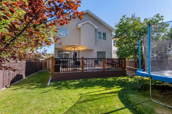 Calgary, AB T3B 5S2,115 Valley Brook CIR NW