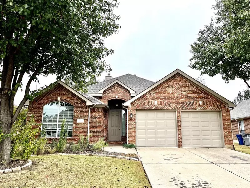 2432 Foxwood Lane, Little Elm, TX 75068