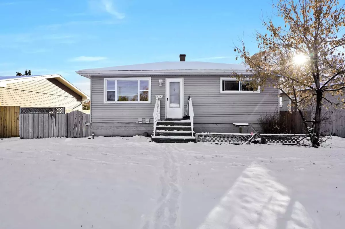 Red Deer, AB T4N 1E4,5713 West Park CRES