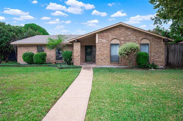 2106 J J Pearce Drive, Richardson, TX 75081