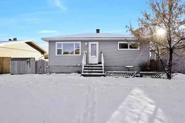 5713 West Park CRES, Red Deer, AB T4N 1E4