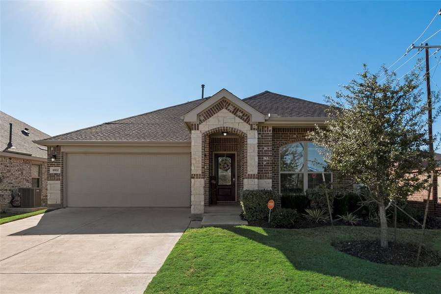 9102 Fieldview Court, Arlington, TX 76002