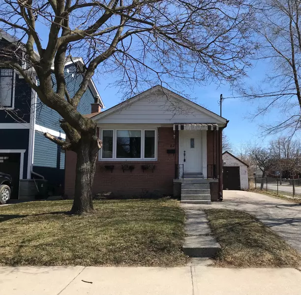 27 Trueman AVE, Toronto W08, ON M8Z 5A3