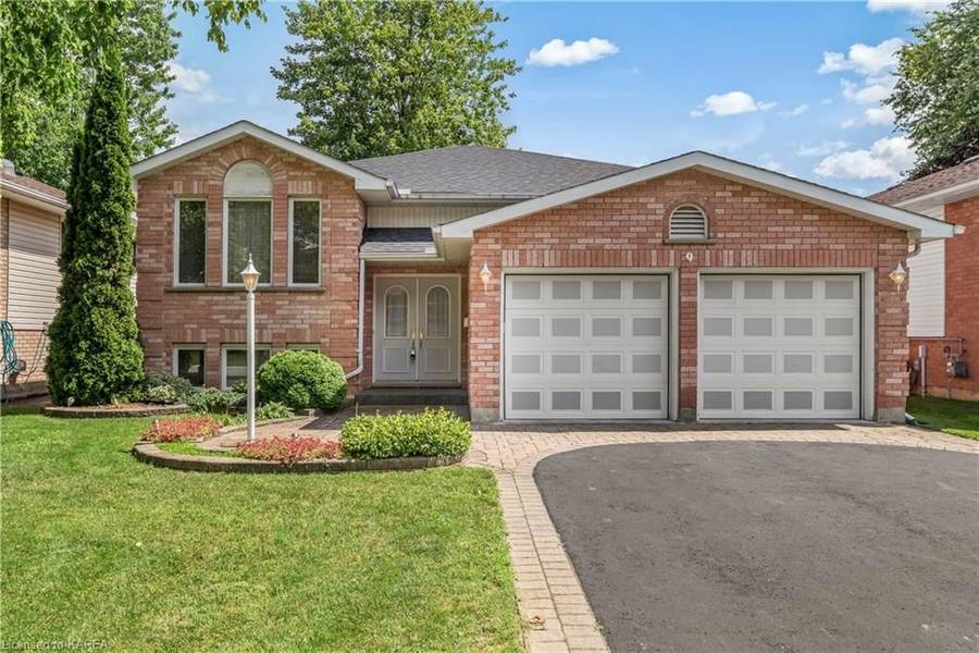 9 FORCHUK CRES, Quinte West, ON K8V 6N1