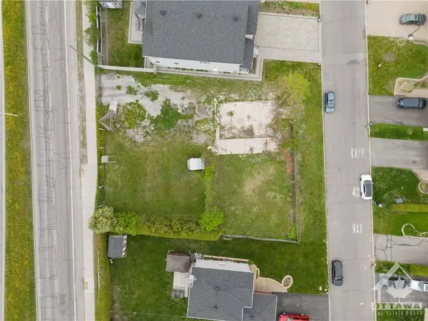 Ottawa, ON K1W 1C1,6074-6078 BUTTONFIELD PL