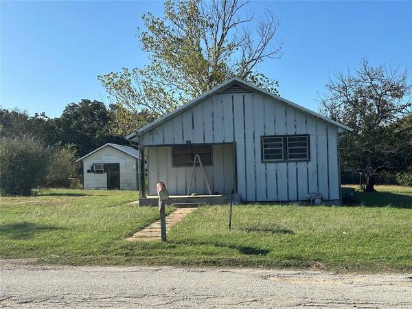 640 S Preston Street, De Leon, TX 76444