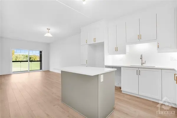 Clarence-rockland, ON K4K 1G2,320 MONTEE OUTAOUAIS ST #306