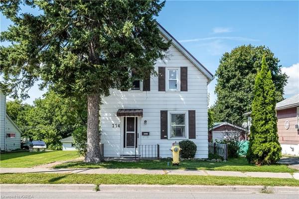 254 NORTH ST, Gananoque, ON K7G 1M1