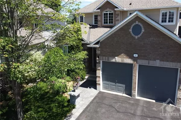 Kanata, ON K2M 2R4,4 PELEE ST