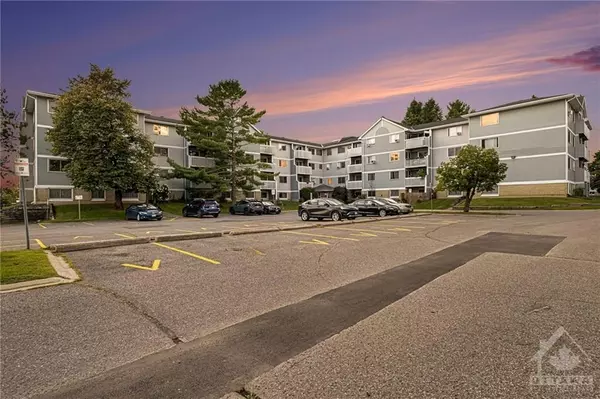 214 VIEWMOUNT DR #102, Cityview - Parkwoods Hills - Rideau Shore, ON K2E 7X3