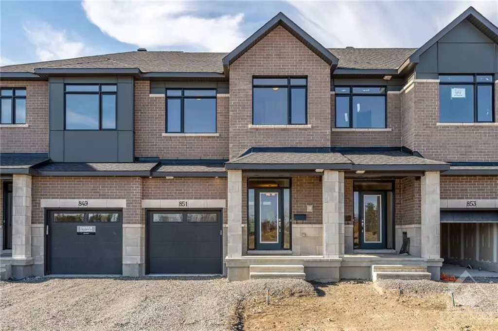 Barrhaven, ON K2J 6Y9,851 MOCHI CIR