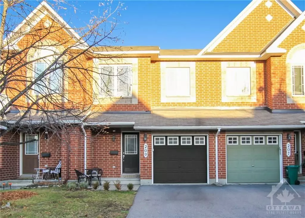 Barrhaven, ON K2J 0A8,209 MOSS GROVE ST