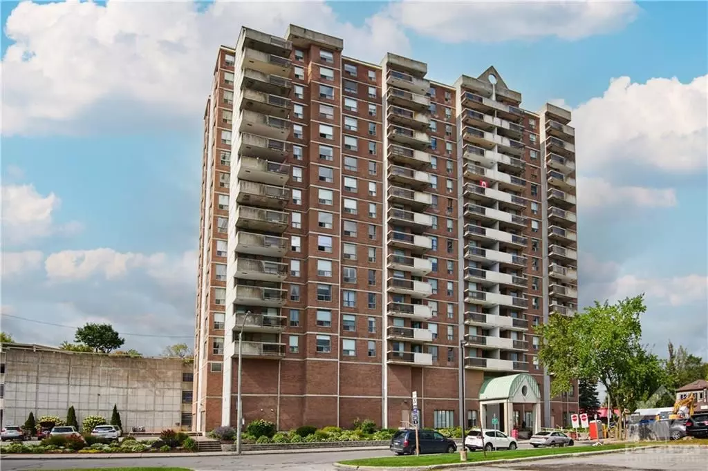 Vanier And Kingsview Park, ON K1L 8K8,200 LAFONTAINE AVE #804