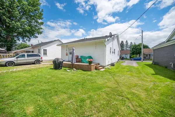 Renfrew, ON K7V 3V5,162 CAMERON AVE