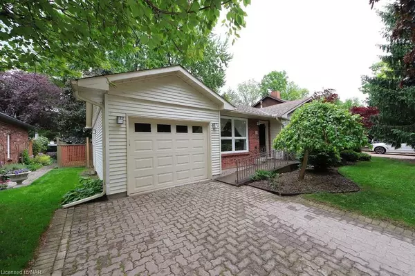 Niagara-on-the-lake, ON L0S 1J0,15 OAK DR