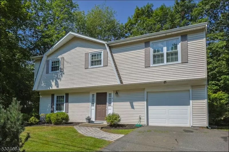 Hopatcong Boro, NJ 07843,8 Temple Trl