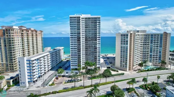 Hallandale Beach, FL 33009,3140 S Ocean Dr  #2105