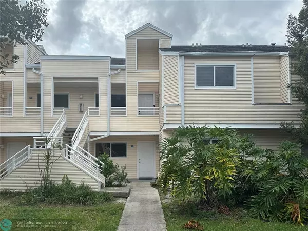 3449 NW 44th St  #106, Lauderdale Lakes, FL 33309