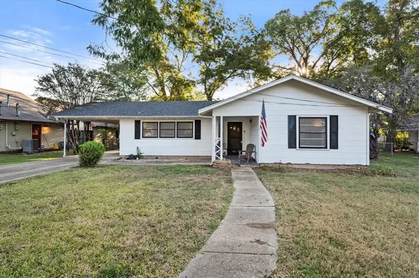 212 S Cotton Street, Fairfield, TX 75840