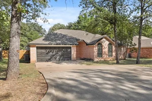 Azle, TX 76020,413 Meadowcrest Drive