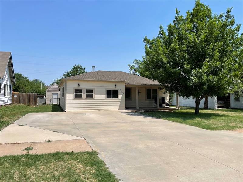 216 N Hitchcock Street, Hobart, OK 73651