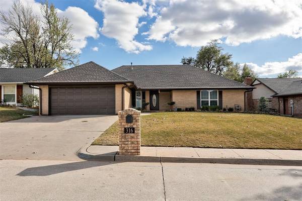 316 W Grand Teton Court, Yukon, OK 73099