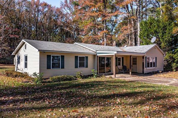 56 Christmas ST, Hague, VA 22469