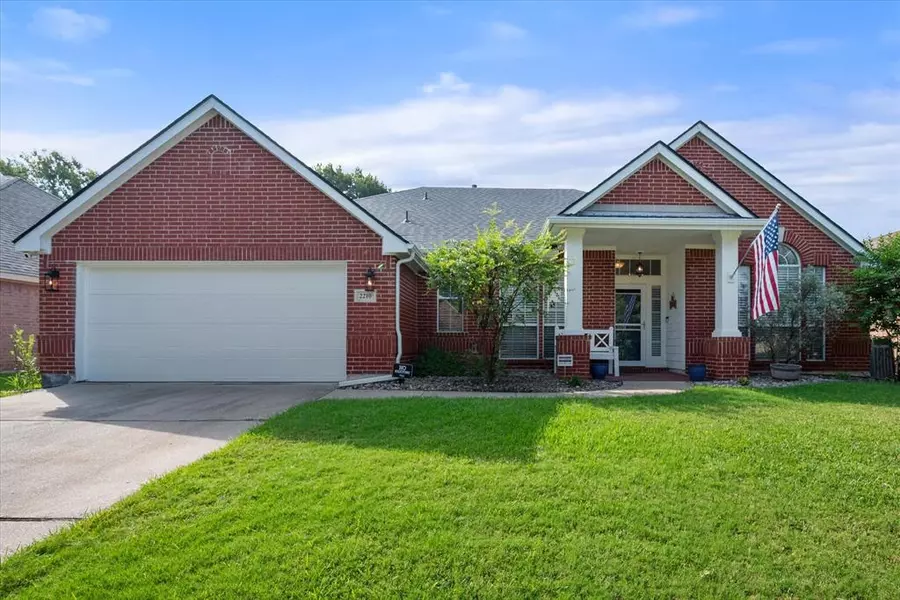 2210 Laura Elizabeth Trail, Mansfield, TX 76063