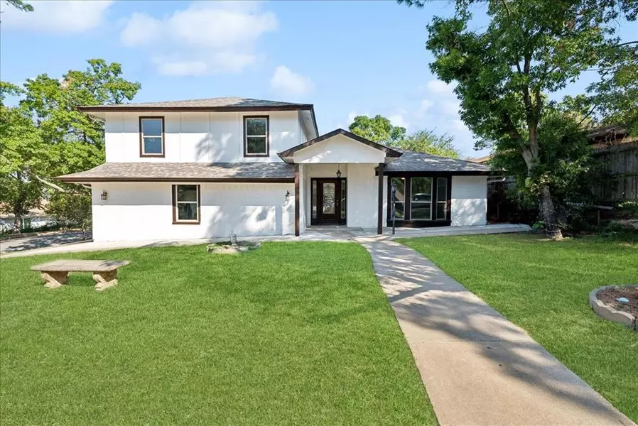 2221 W Sanford Street, Arlington, TX 76012