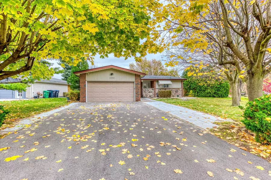 2292 Belfast CRES, Mississauga, ON L5K 1N9