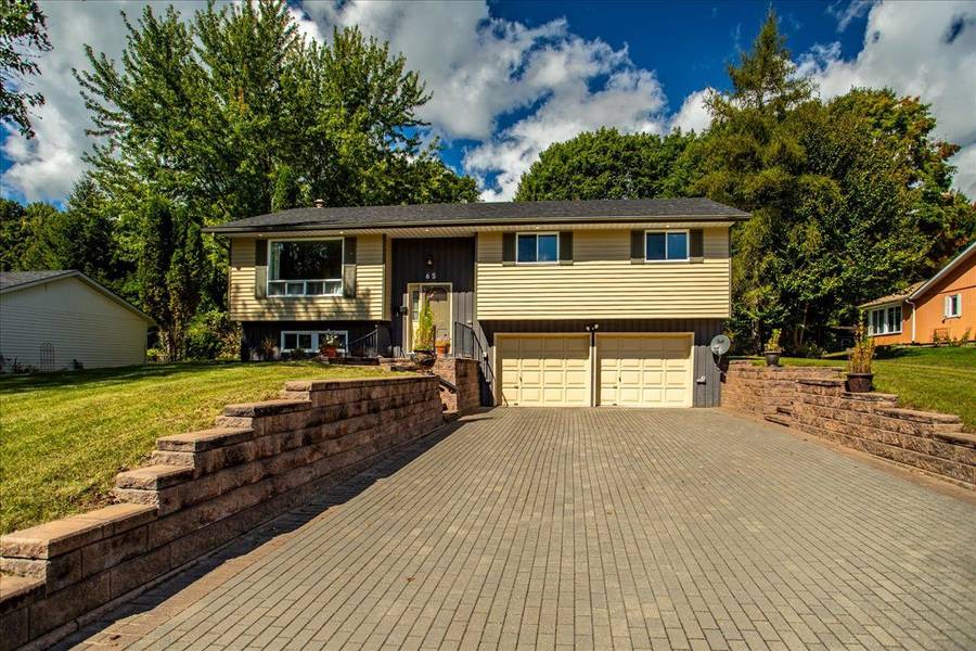 65 Meadow Heights DR, Bracebridge, ON P1L 1A3