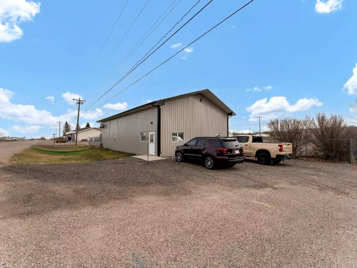 Dunmore, AB T1B 0H3,1006 2 AVE