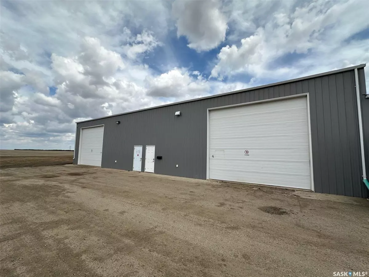 Moose Jaw, SK S6H 4N8,820 N Service ROAD W #2B