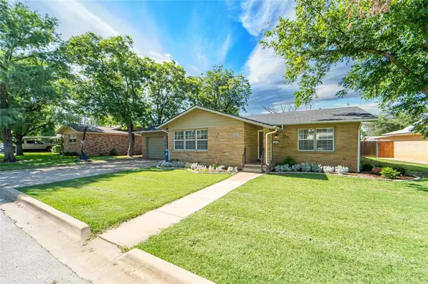 Breckenridge, TX 76424,1502 Ridgeway Circle