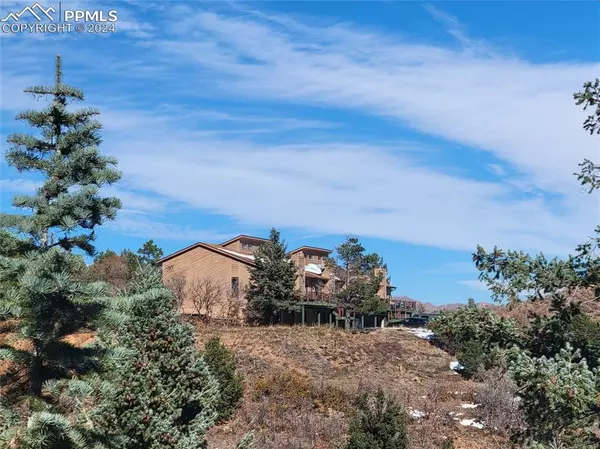 943 Oak Ridge RD, Manitou Springs, CO 80829