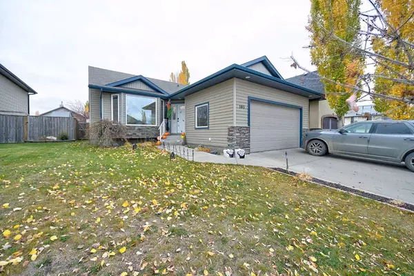 103 Webster DR, Red Deer, AB T4N 7G4