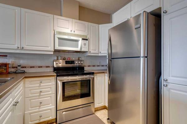 Calgary, AB T2Y3S1,14645 6 ST Southwest #5212