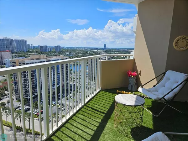 Hallandale Beach, FL 33009,1980 S Ocean Dr  #21L