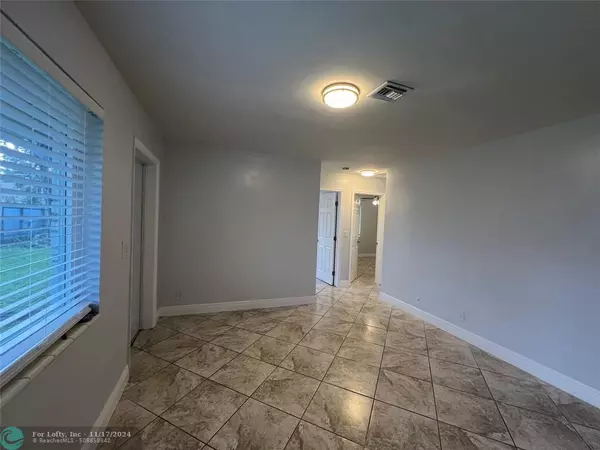 Hallandale Beach, FL 33009,625 SW 4th St  #2