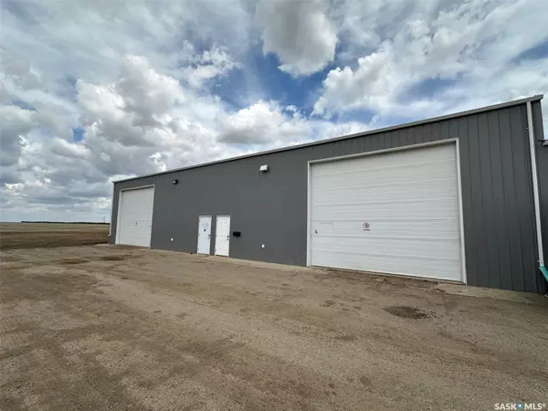 820 N Service ROAD W #2B, Moose Jaw, SK S6H 4N8