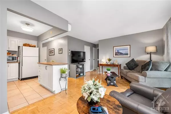 Vanier And Kingsview Park, ON K1L 8E7,158C MCARTHUR AVE #1604