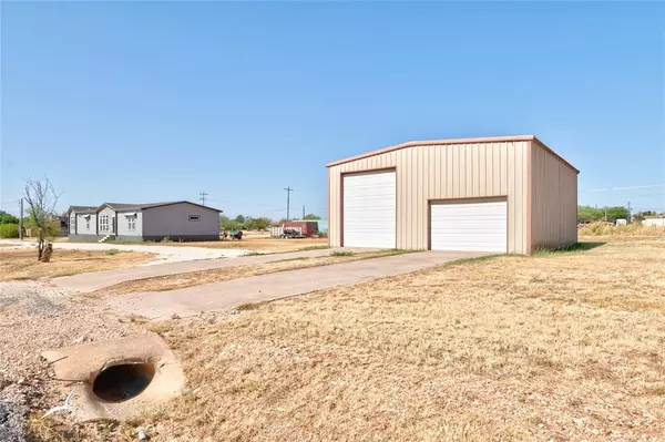 2002 Avenue L, Anson, TX 79501