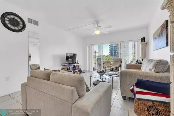 Hallandale Beach, FL 33009,1985 S Ocean Dr  #2L