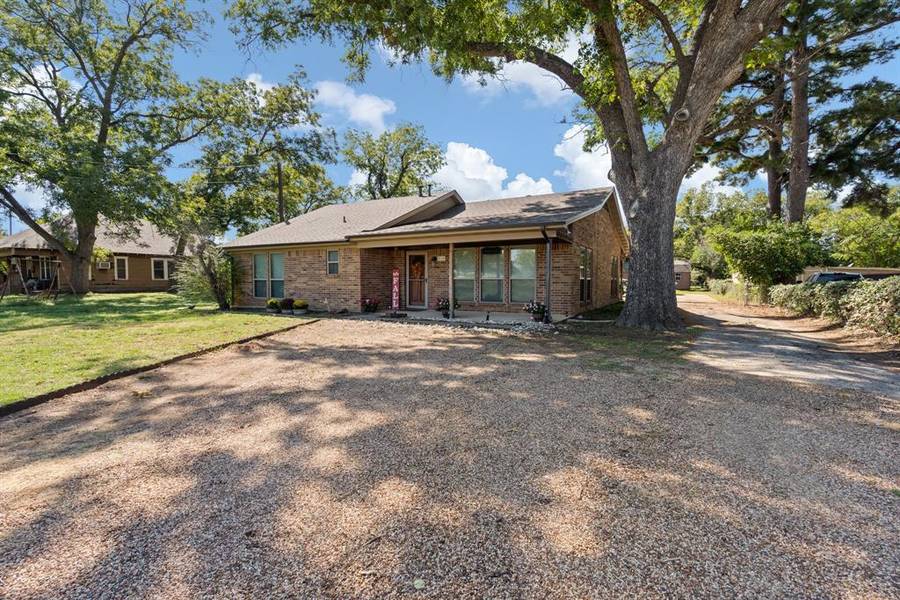 510 Main, Joshua, TX 76058