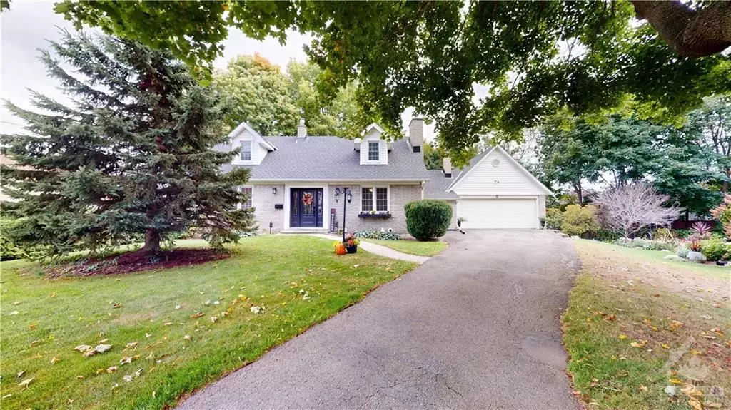 6 ELAINE PL, Brockville, ON K6V 1J7