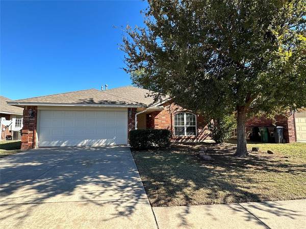 1028 Westridge Drive, Mustang, OK 73099